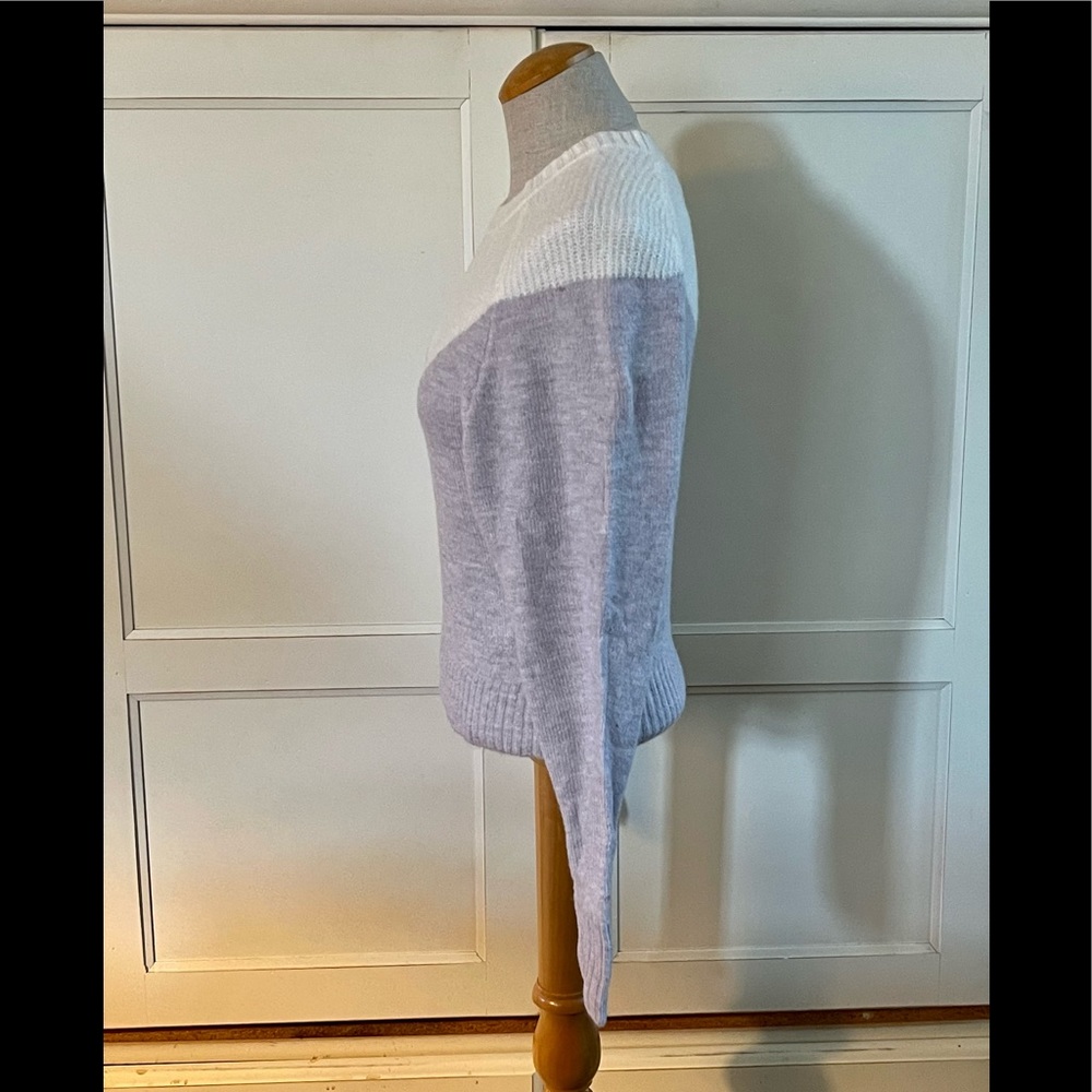 Express Sweater - Picture 3 of 10